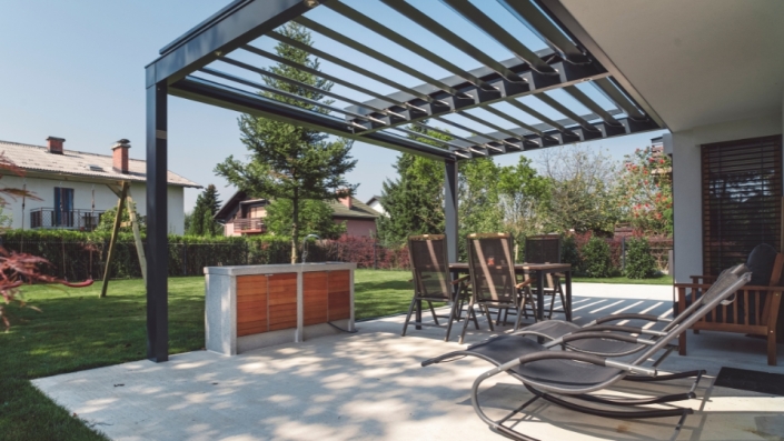 İzmir Rolling roof pergola sistemi alanında Türkiyenin en iyisi